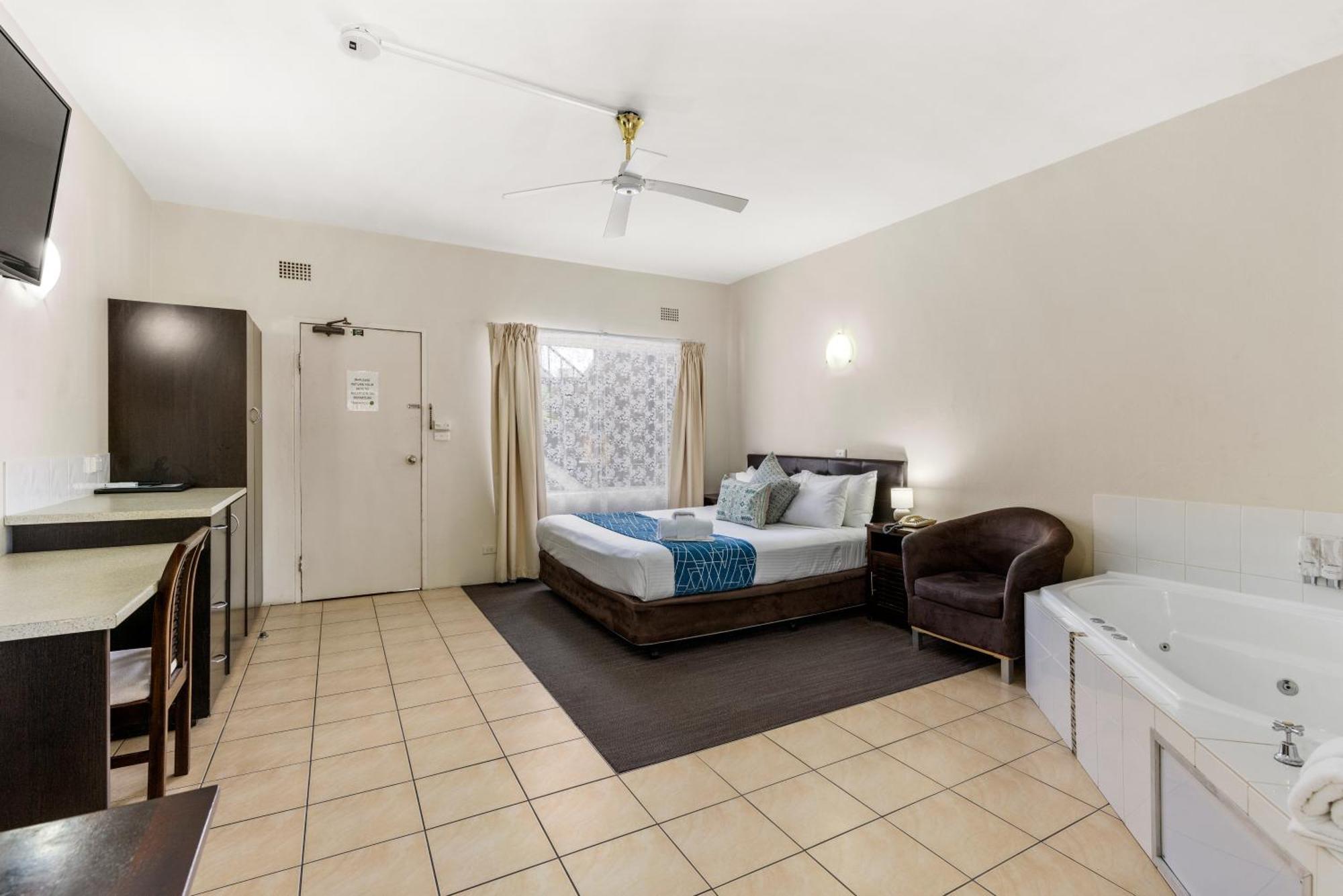 Sanctuary Resort Motor Inn Coffs Harbour Bagian luar foto